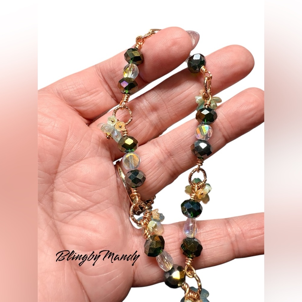 Elegant Green and Gold Beaded bracelet